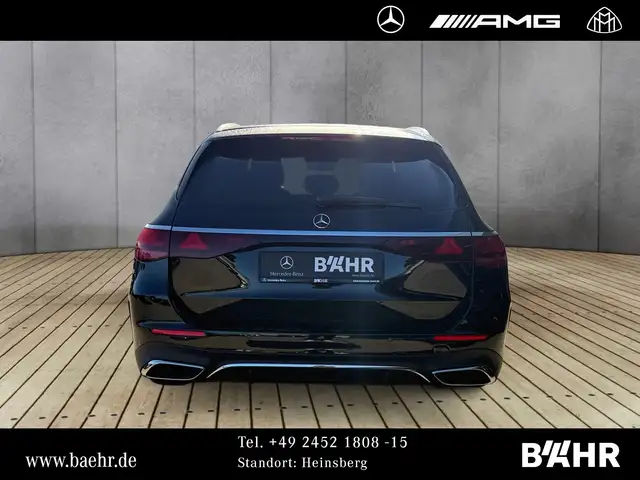 Mercedes-Benz 220 view 8