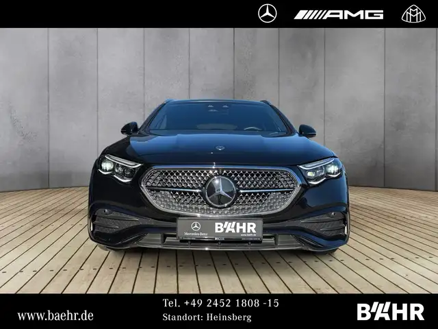 Mercedes-Benz 220 view 7