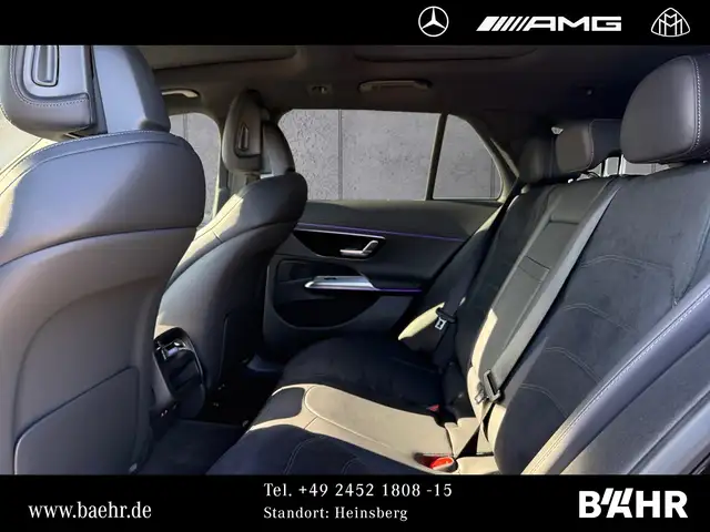 Mercedes-Benz 220 view 9