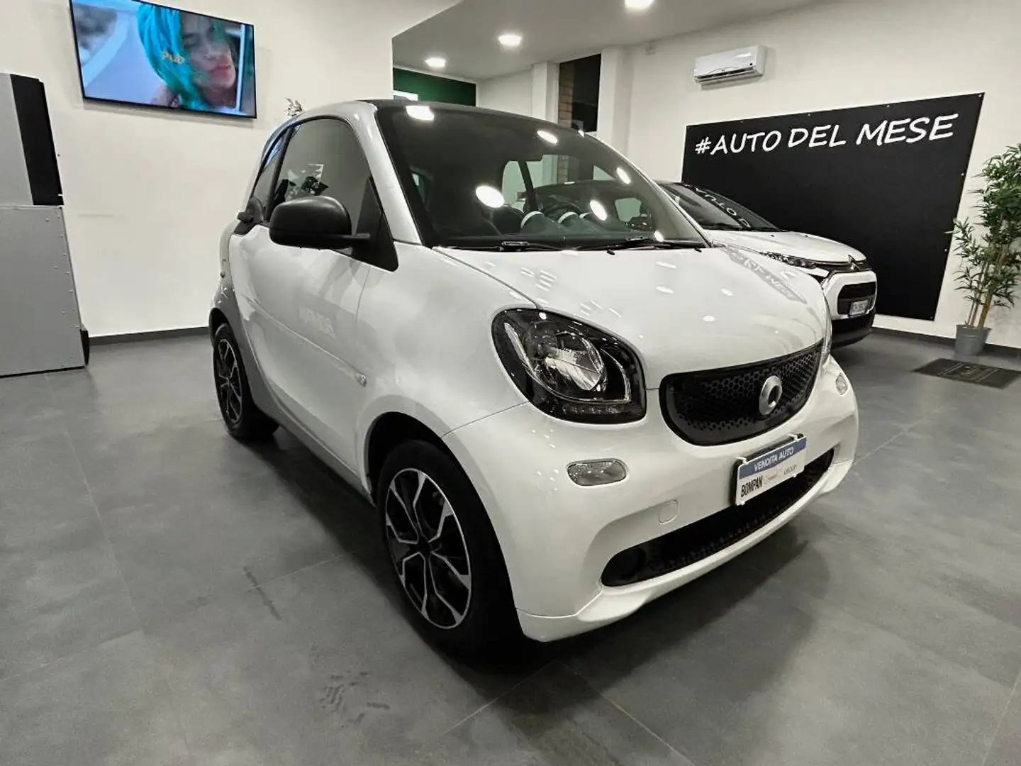 smart forTwo 1.0 Youngster 71cv twinamic my18 Blanc - 2