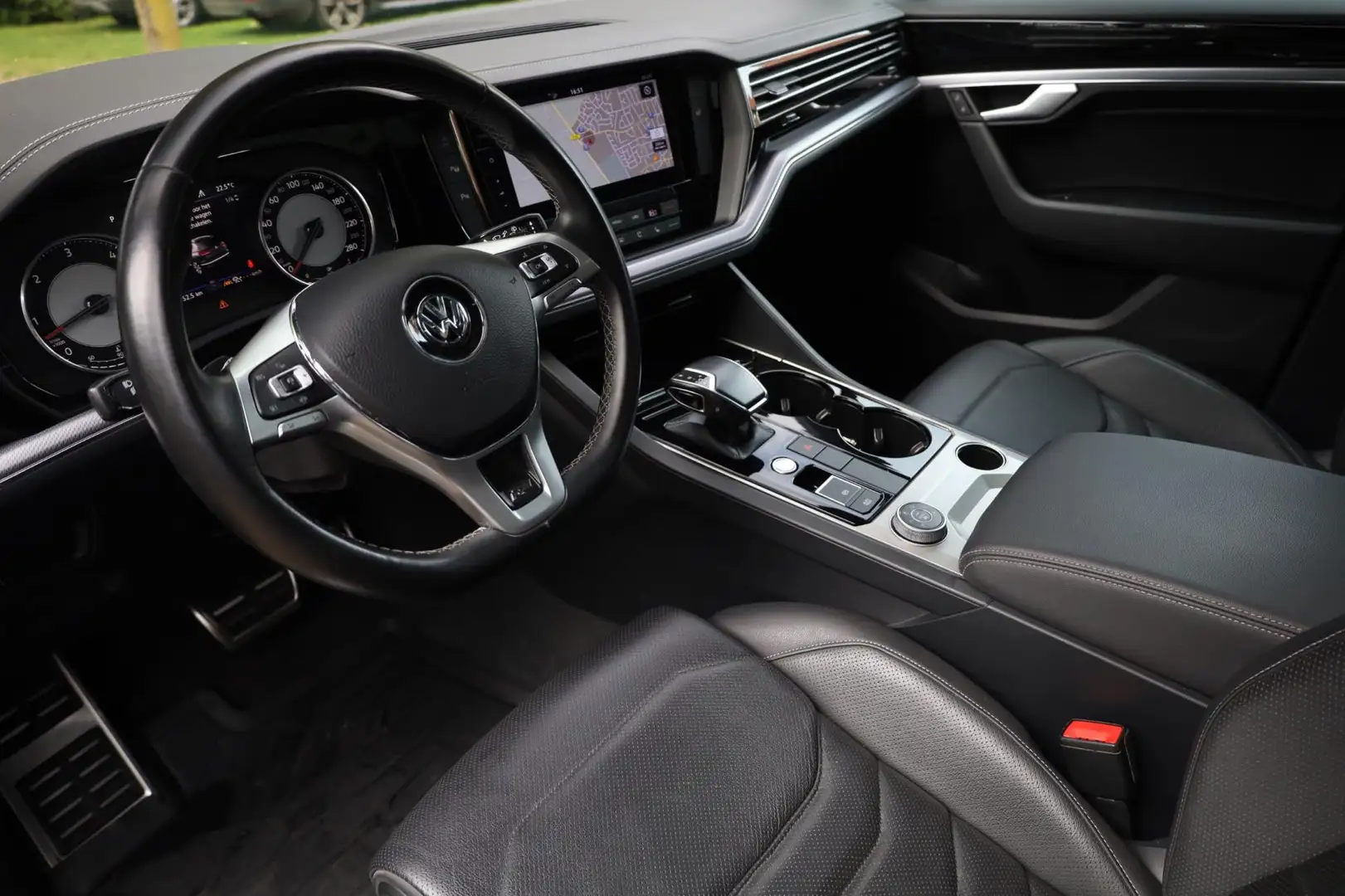 Volkswagen Touareg 3.0 TDI R-Line Aut. | Black Edition | Nightvision Negru - 2