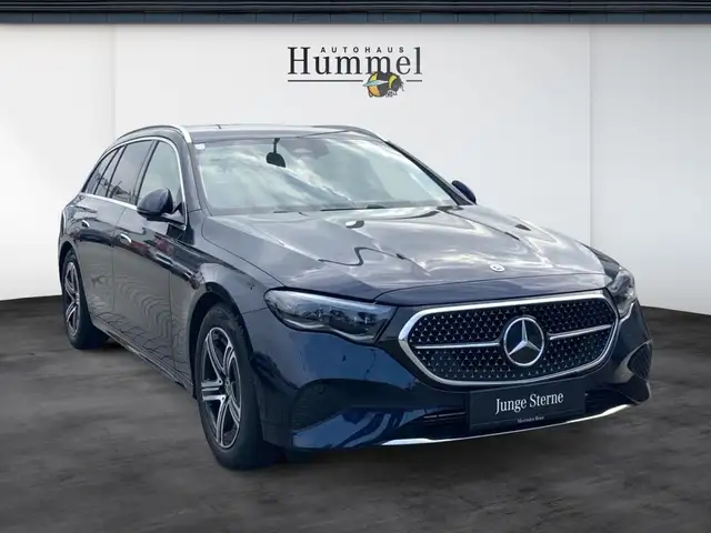 Mercedes-Benz E 220 d 4MATIC T-Modell PTS Shz MBUX Ambi  LED Ansicht 5