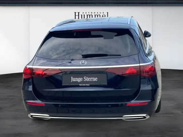 Mercedes-Benz E 220 d 4MATIC T-Modell PTS Shz MBUX Ambi  LED Ansicht 3