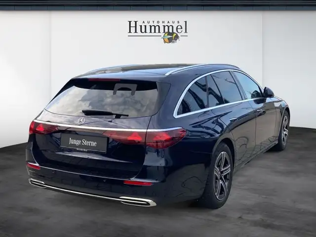 Mercedes-Benz E 220 d 4MATIC T-Modell PTS Shz MBUX Ambi  LED Ansicht 4