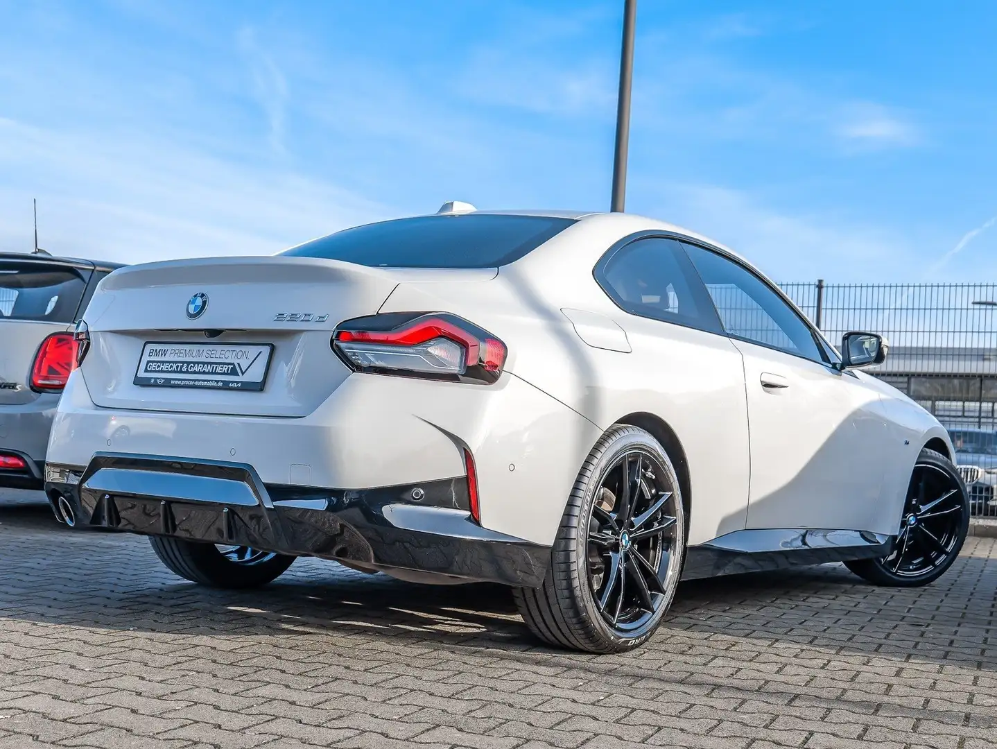 BMW 220 d Coupé M Sport SAG LC+ HiFi LED GRA DRASS Weiß - 2