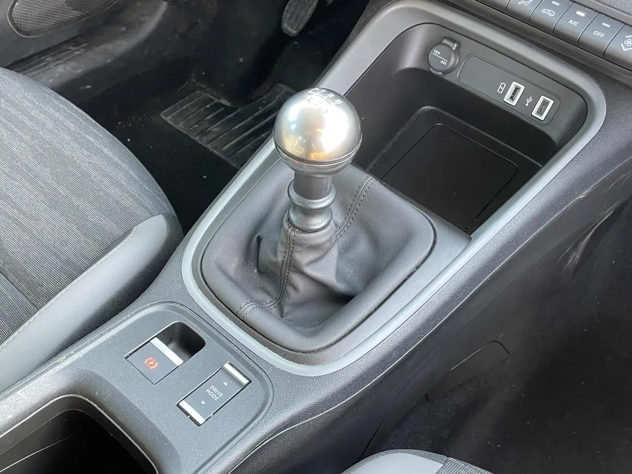 Jeep Avenger Longitude GSE T3 *LED*CARPLAY*PDC*DAB* 16