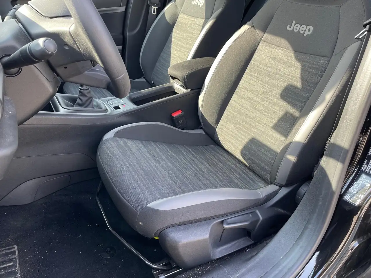 Jeep Avenger Longitude GSE T3 *LED*CARPLAY*PDC*DAB* 19