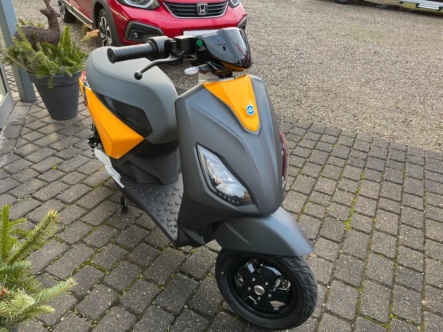 Piaggio 1 One SR 45 km/h ELEKTROROLLER Orange - 2