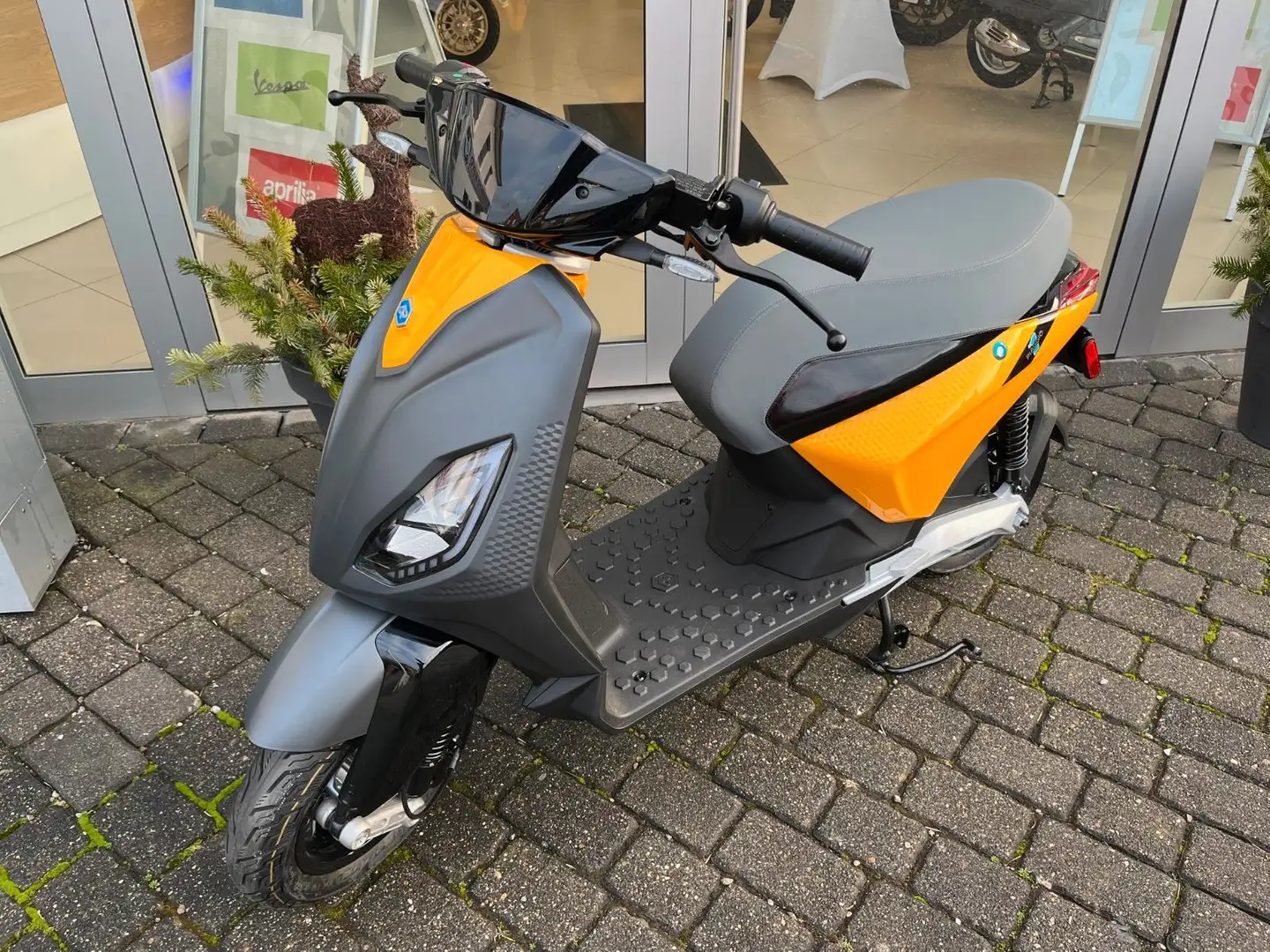 Piaggio 1 One SR 45 km/h ELEKTROROLLER Orange - 1