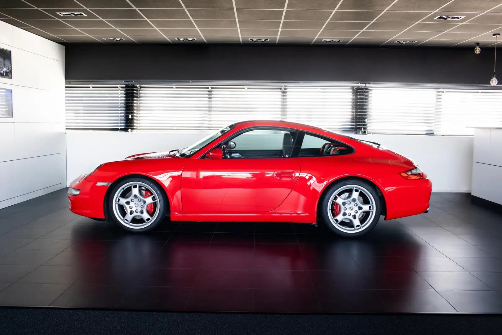 Porsche 911 3.8 Carrera S Red - 1