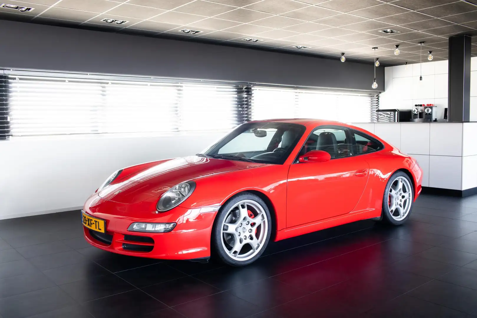 Porsche 911 3.8 Carrera S Rojo - 2