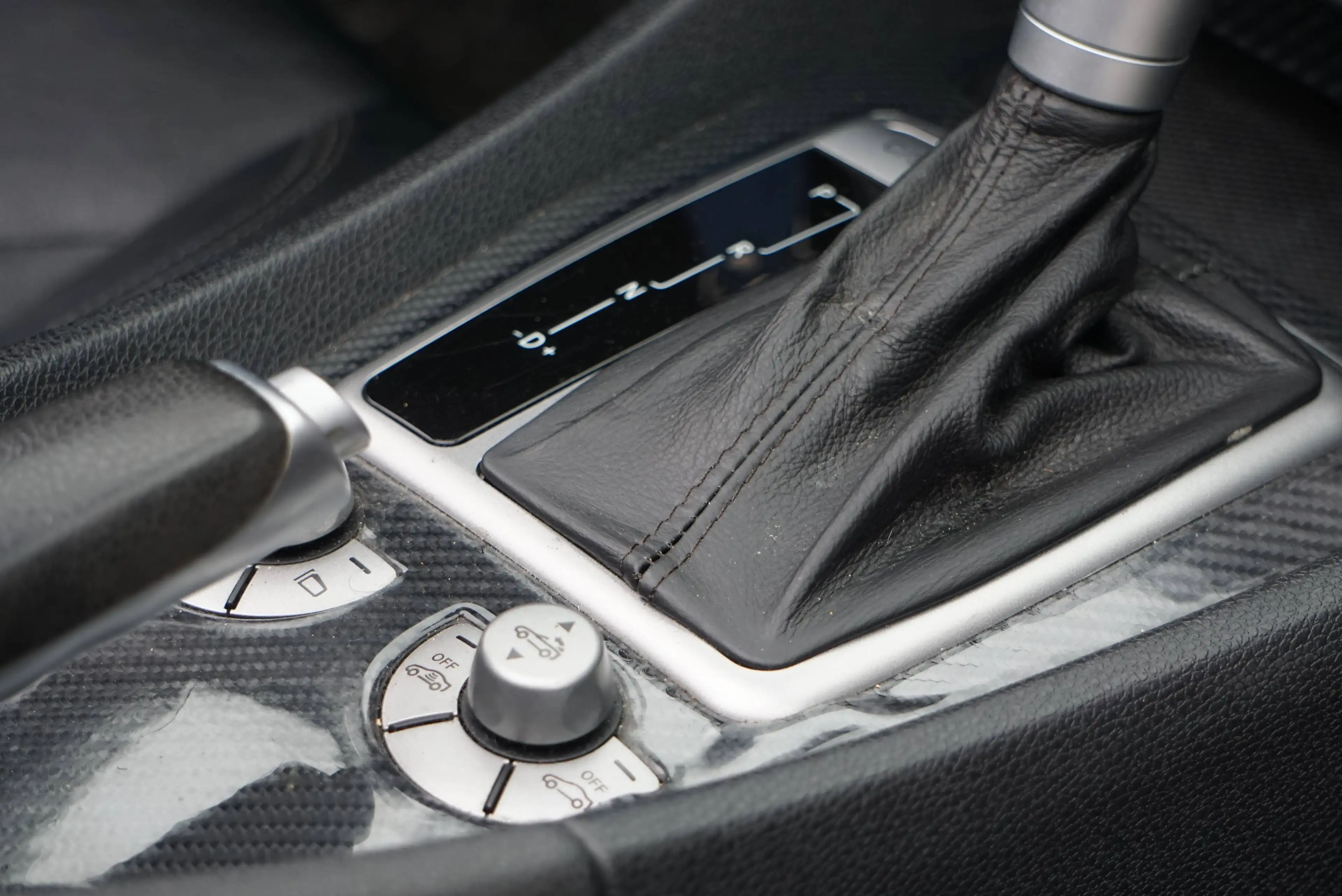 Mercedes-Benz SLK 200 Kompressor BOITE-AUTO CARNET XENON GARANTIE 1AN — photo 14