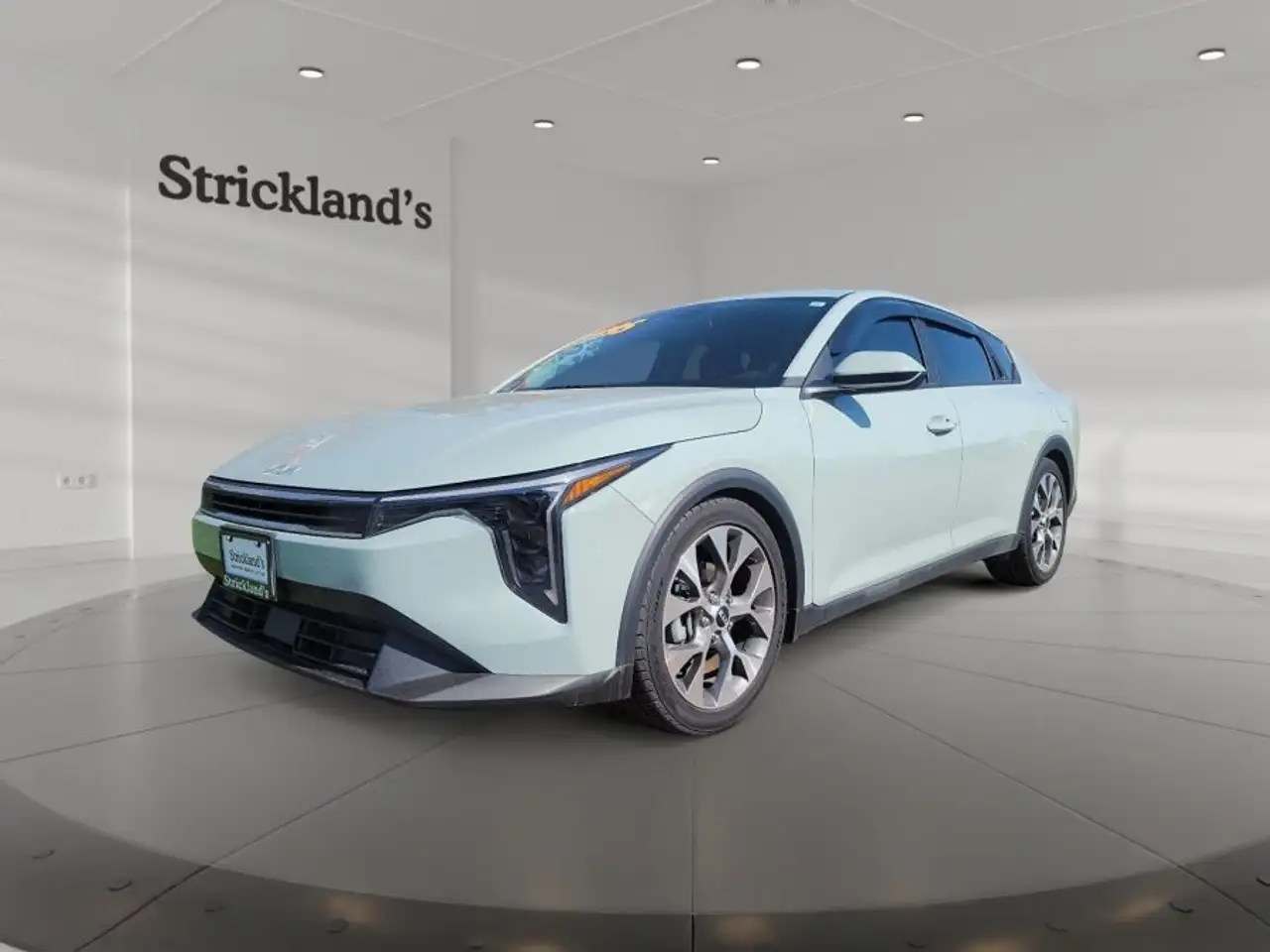 Kia K4 снимка Kia K4