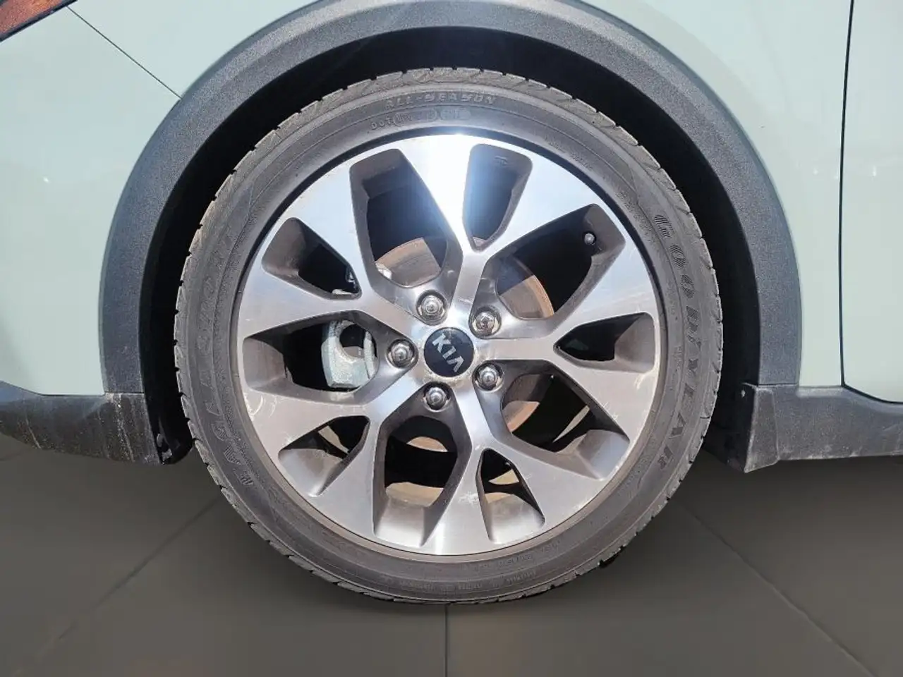 Kia K4 снимка Kia K4