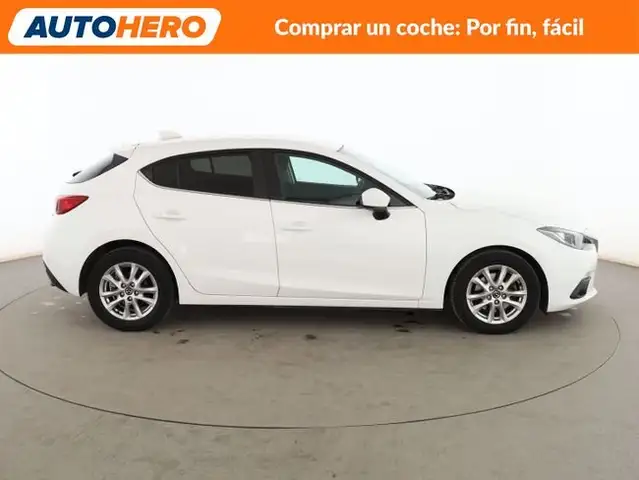 Mazda Mazda3 view 7