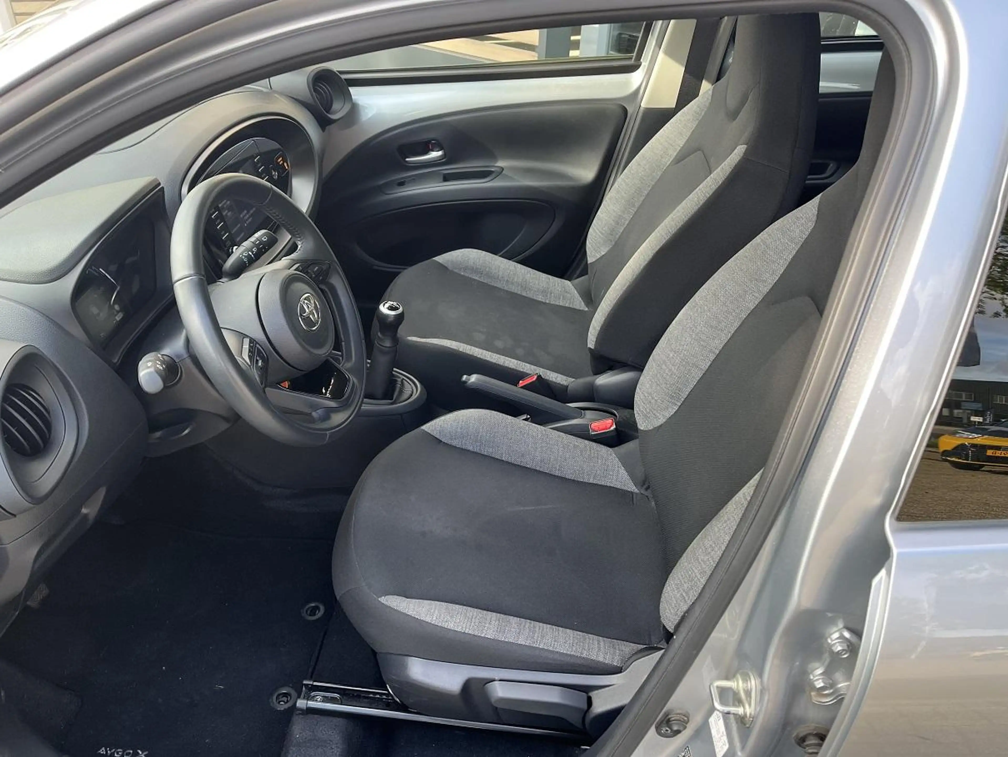 Toyota Aygo X 1.0 VVT-i MT Play | NL-Auto | Apple Carplay | Came — photo 9