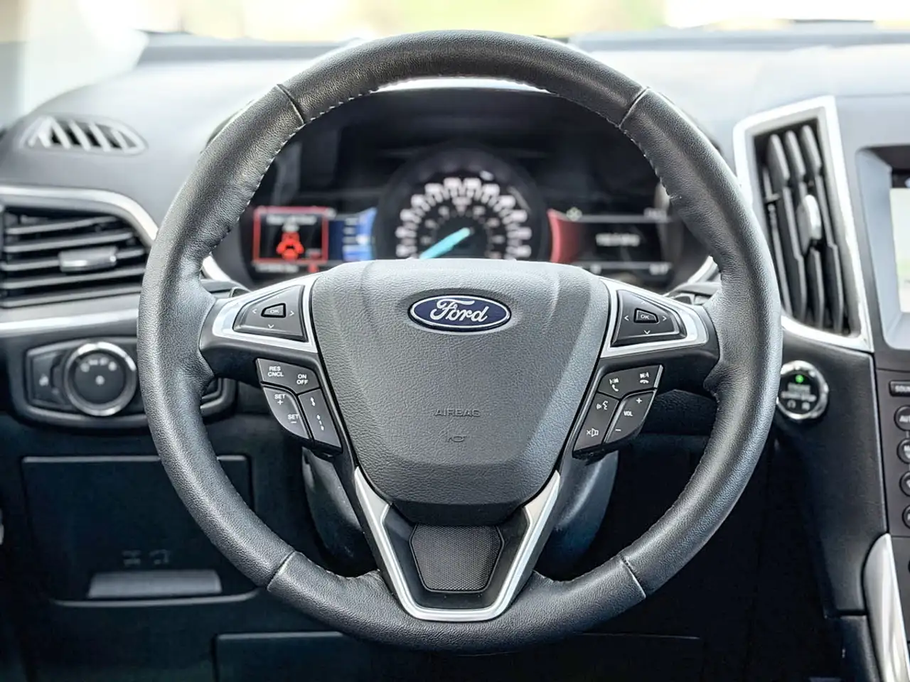 Ford Edge снимка Ford Edge