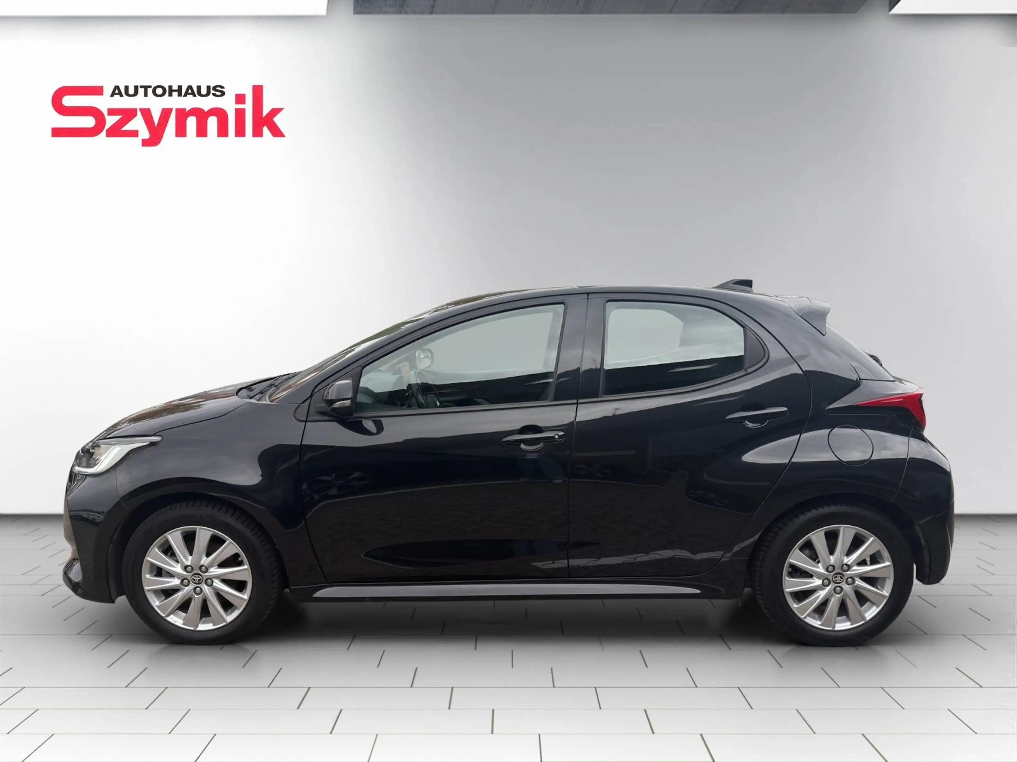 Toyota Yaris Yaris Hybrid 1.5 Active Tech — photo 2