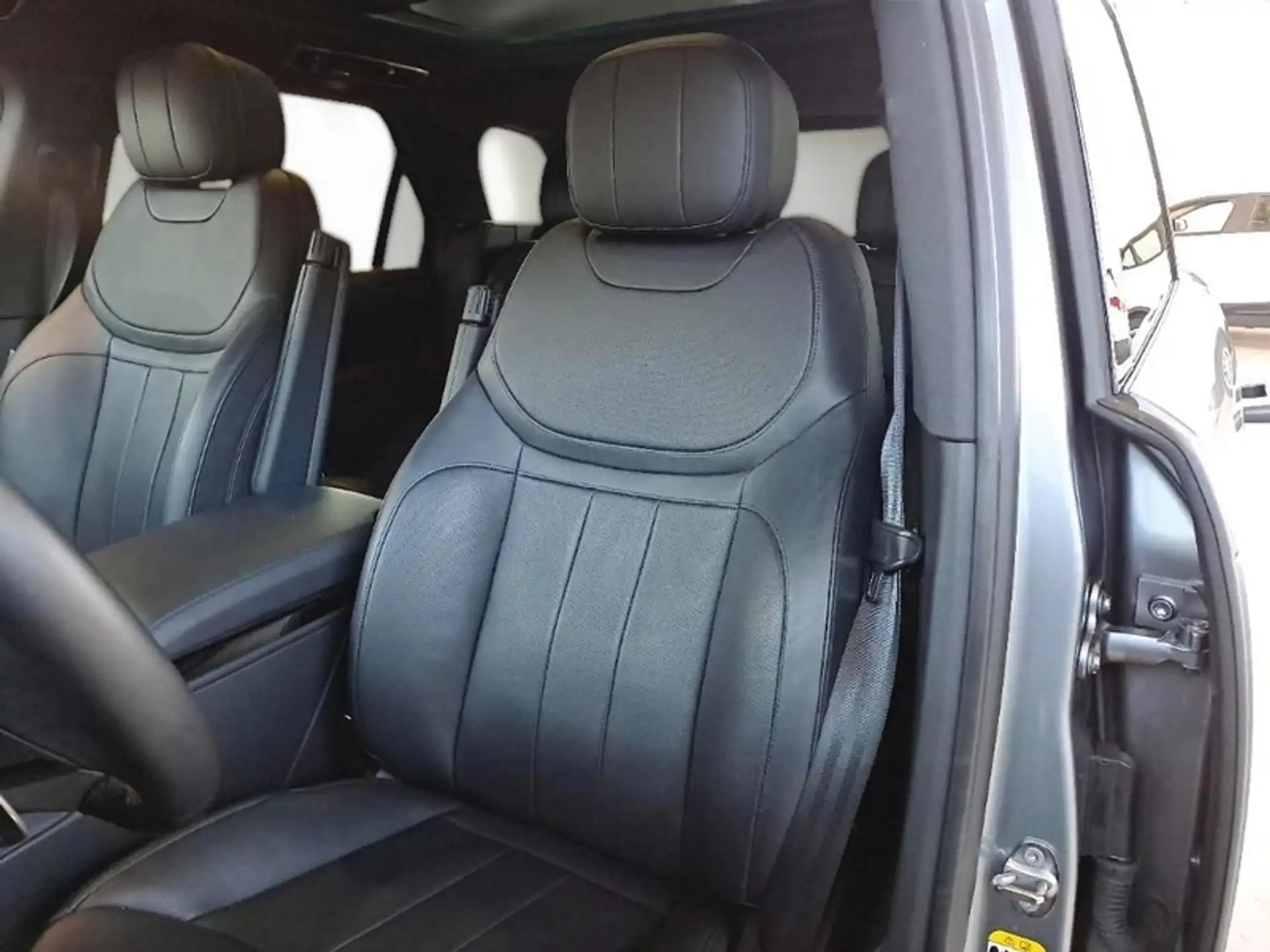 Land Rover Range Rover Sport 2023 실버 사진 8