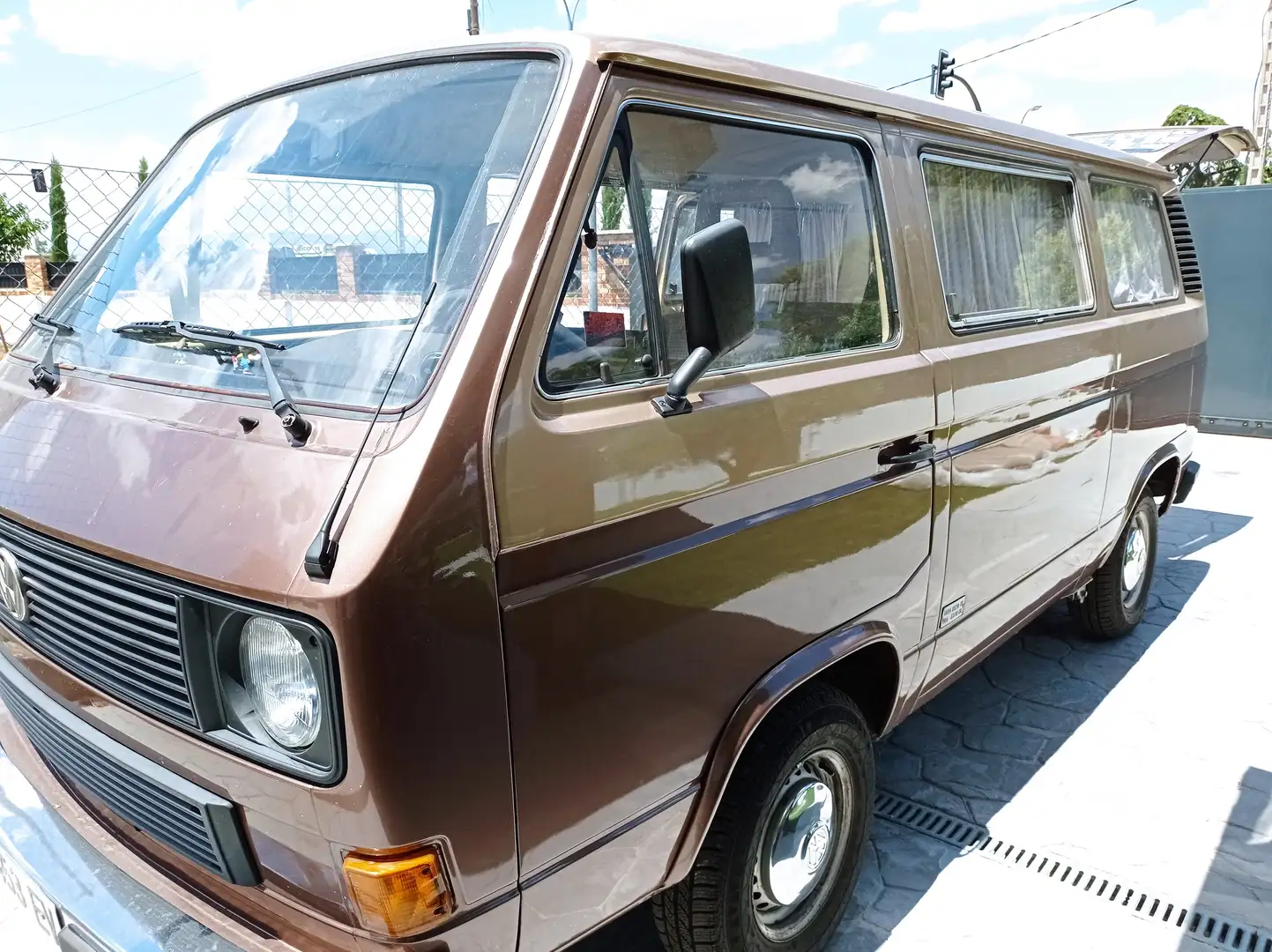 Volkswagen T3 1.6 l, 50 c.v. de 1982. Коричневый - 1