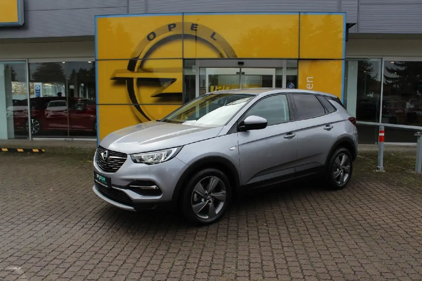 Opel Grandland X 1.2T Elegance Automatik Grau - 1