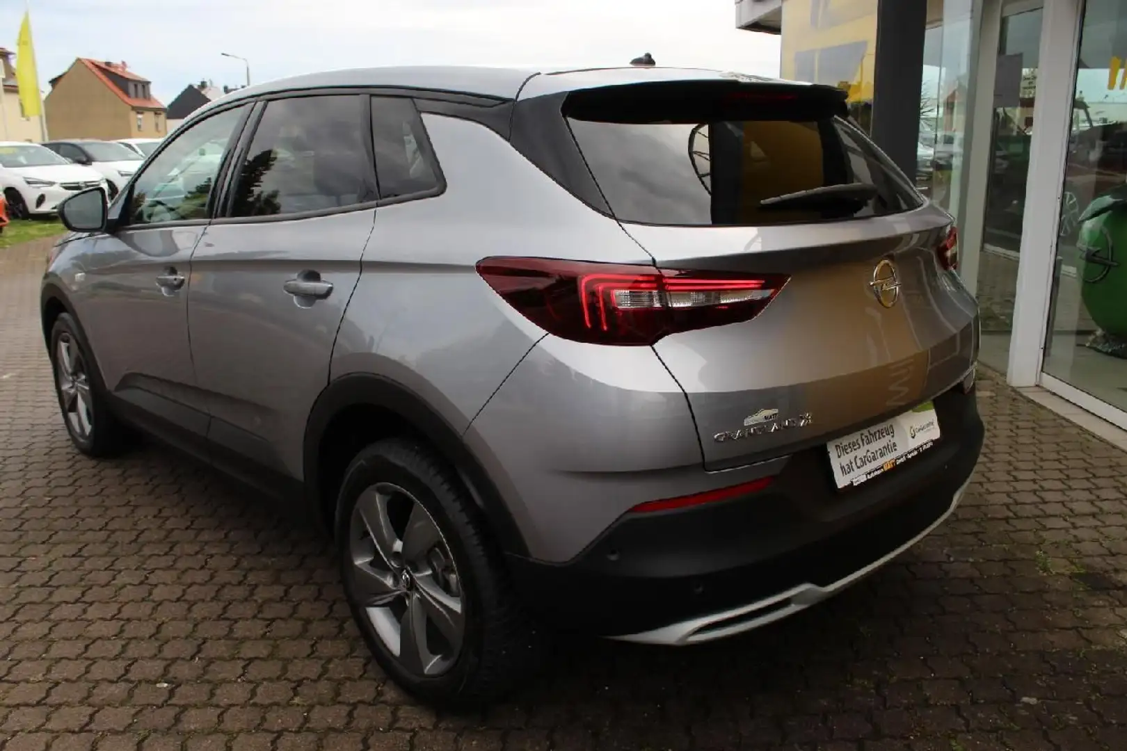 Opel Grandland X 1.2T Elegance Automatik Grau - 2
