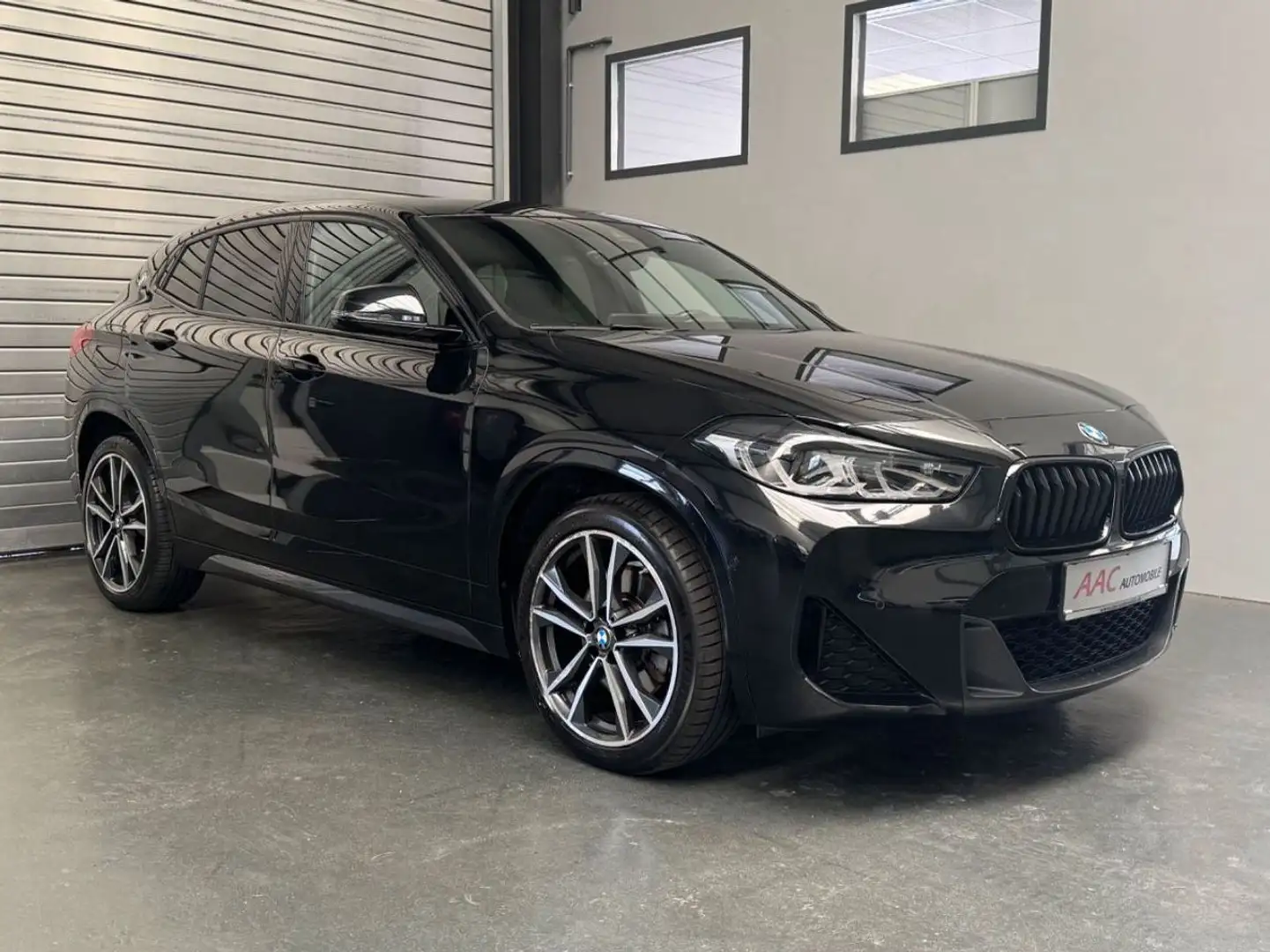 BMW X2 sDrive 20 i M Sport/Carplay/AHK/HUD/KeyLess Schwarz - 1