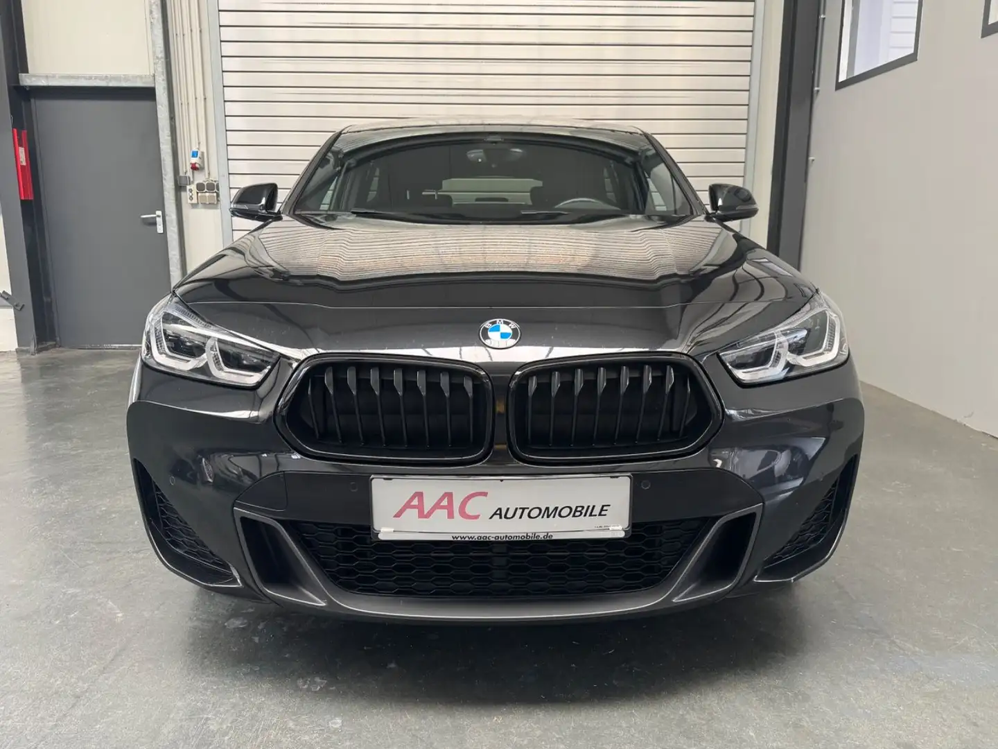 BMW X2 sDrive 20 i M Sport/Carplay/AHK/HUD/KeyLess Schwarz - 2
