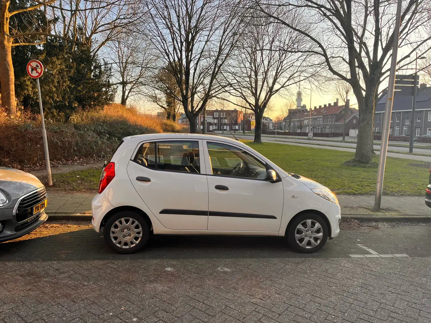 Hyundai i10 1.1 i-Drive Wit - 1