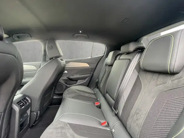 Peugeot 408 view 8