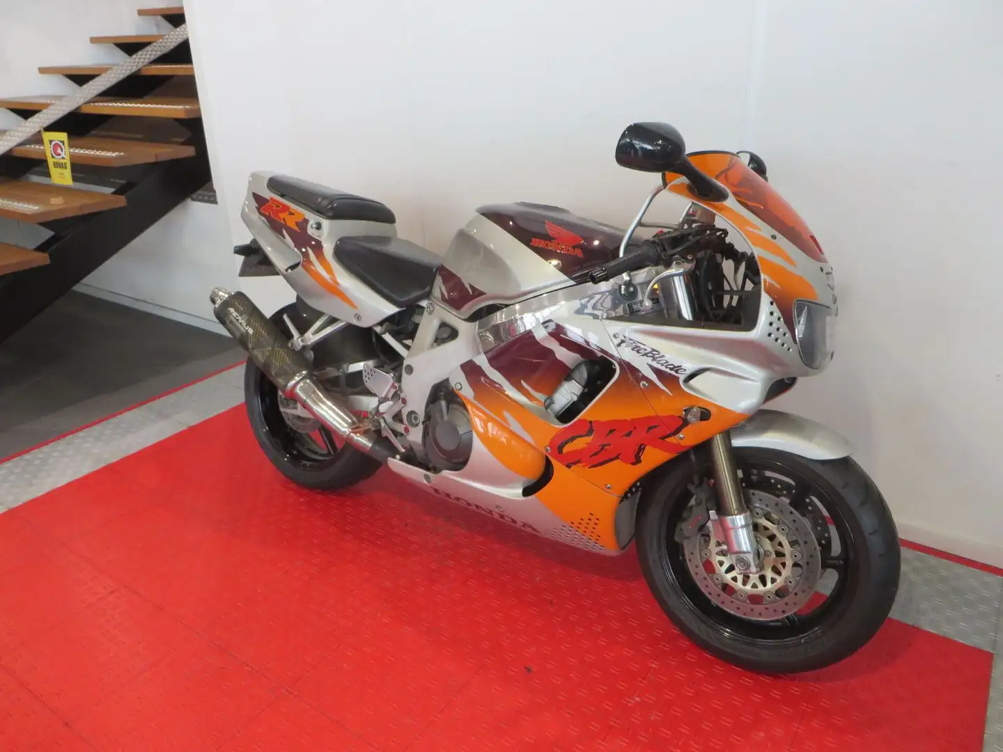 Honda CBR 900 RR FIREBLADE - 2