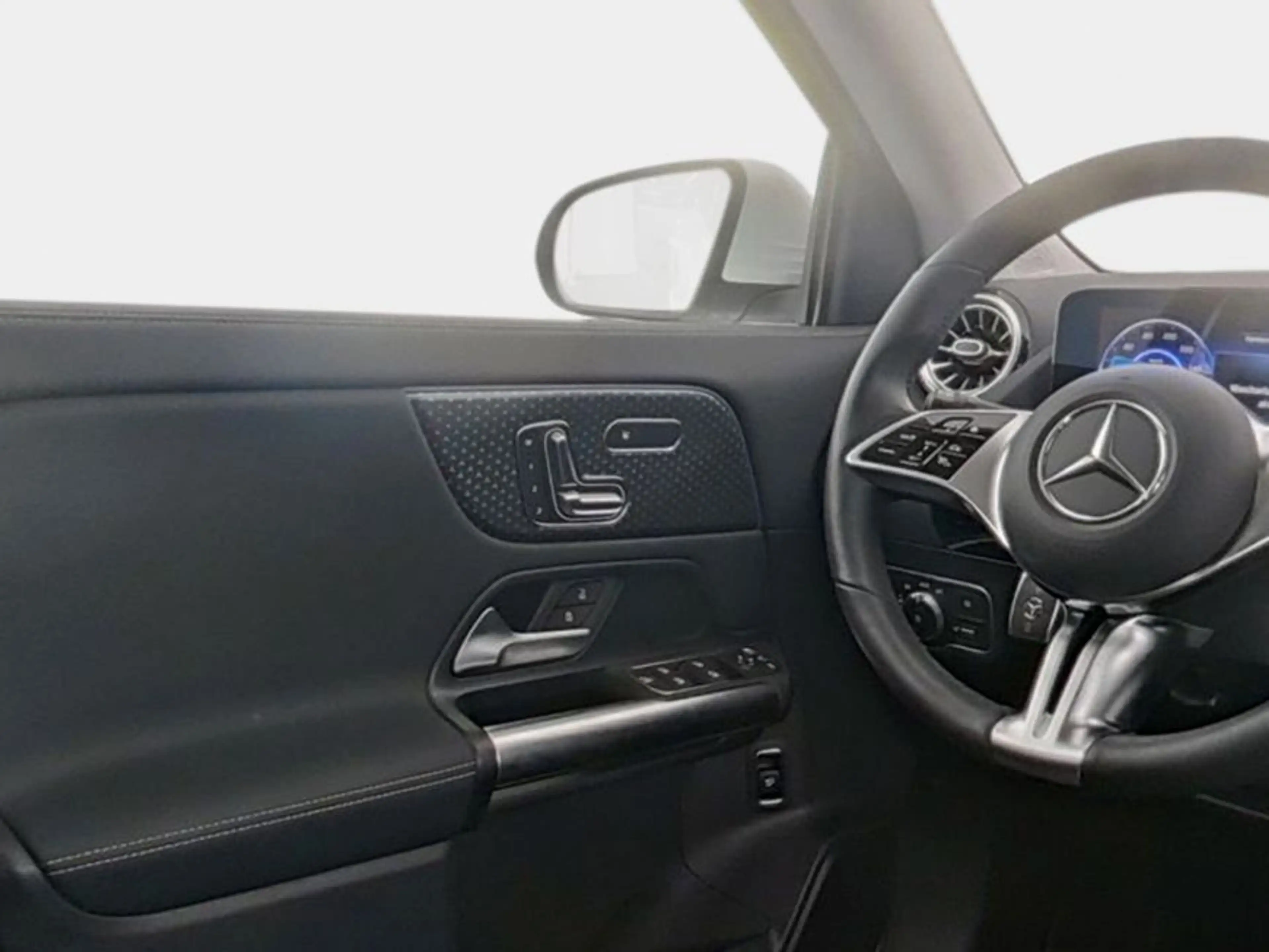 Mercedes-Benz EQA 250 EQA — photo 9