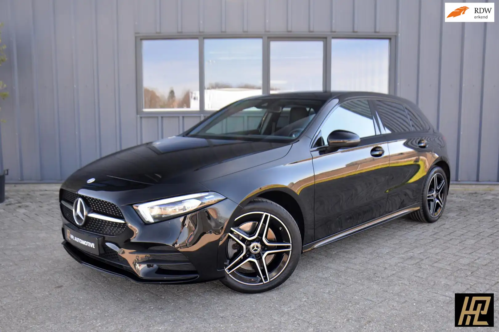 Mercedes-Benz A 250 e AMG Line * MBux * Camera * Carplay/Android * Nig Zwart - 1