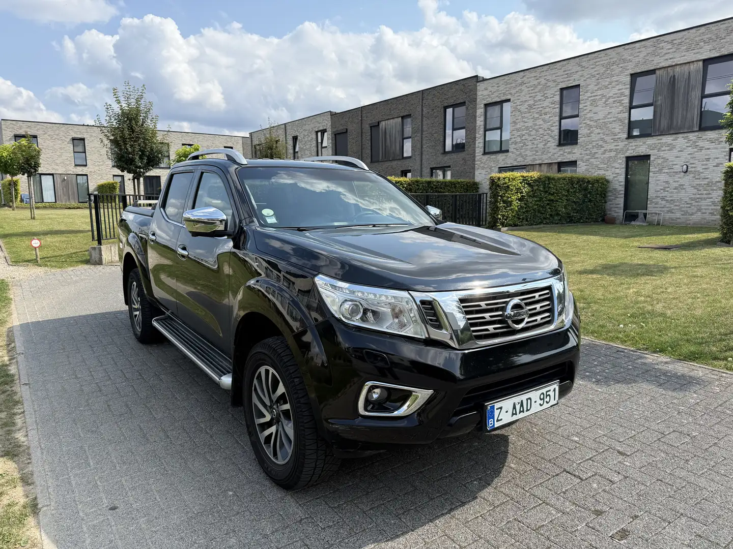 Nissan Navara 2.3 dCi 4WD Tekna FULL BTW WAGEN EURO6b Zwart - 1