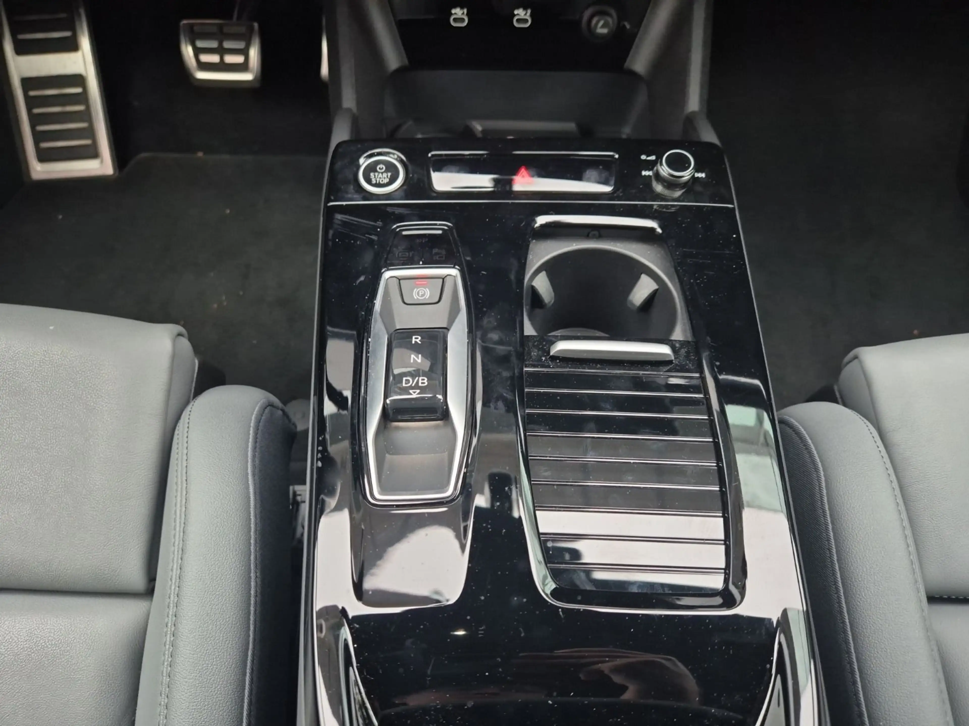 Audi e-tron Q6 SUV e-tron quattro *360°-Kamera*Verkeh — photo 15