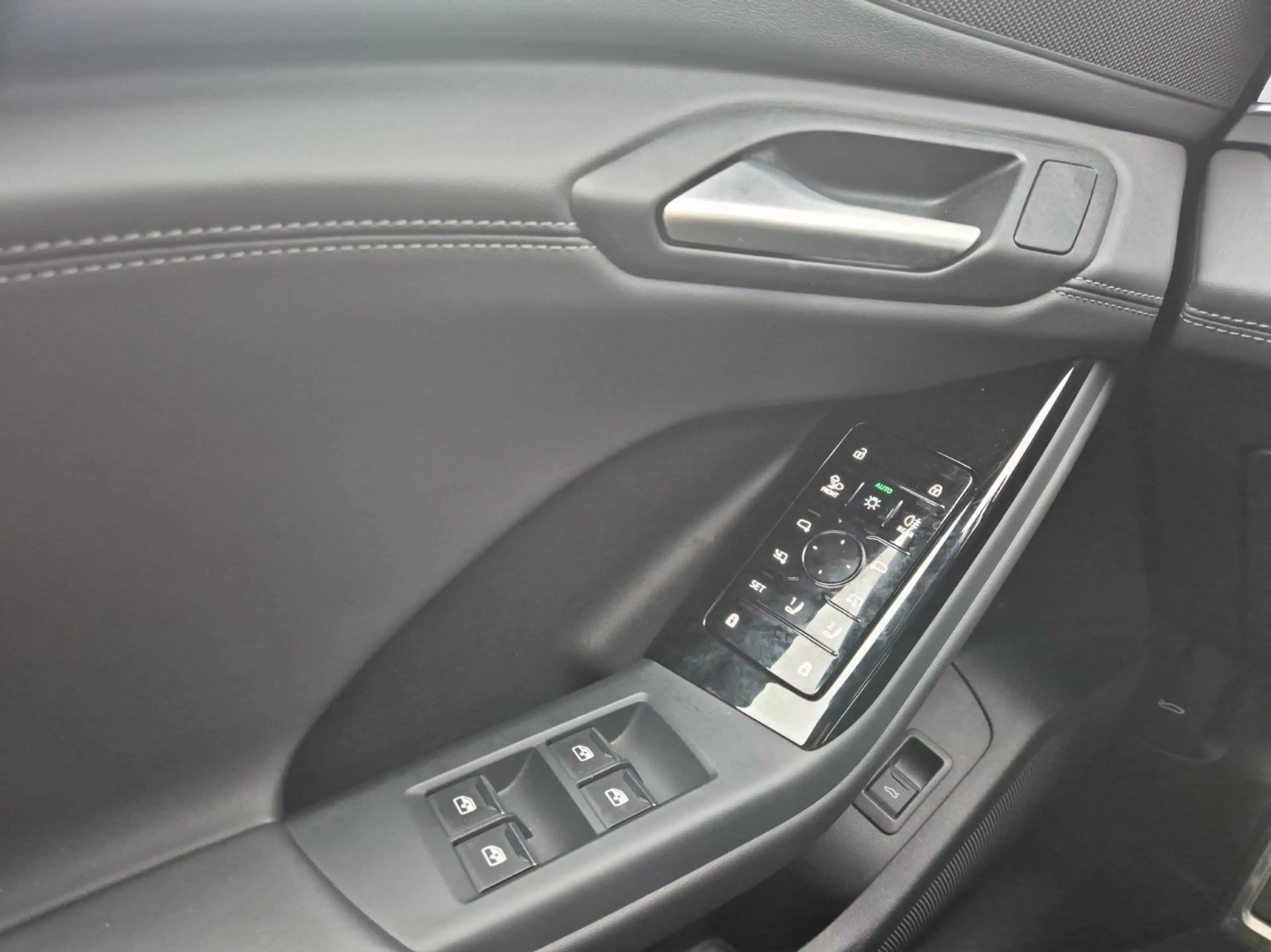 Audi e-tron Q6 SUV e-tron quattro *360°-Kamera*Verkeh — photo 12