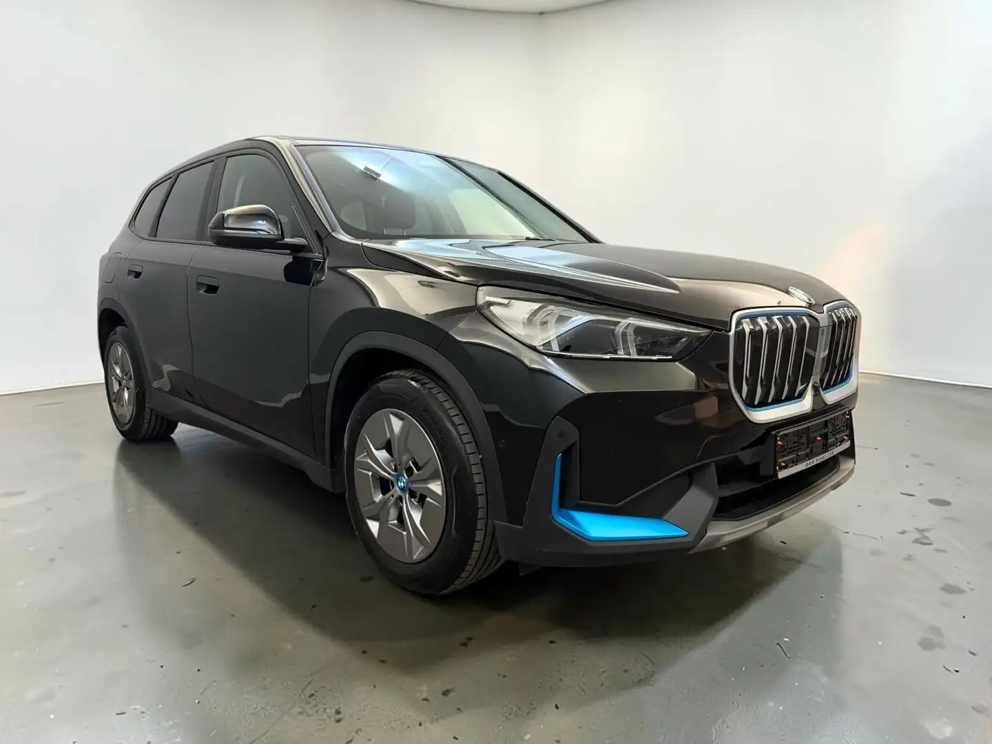 BMW iX1 BMW iX1 xDrive30 | 313 PS | HUD | 360° | AHK |Gara Schwarz - 2