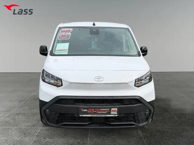 Toyota Proace City view 9