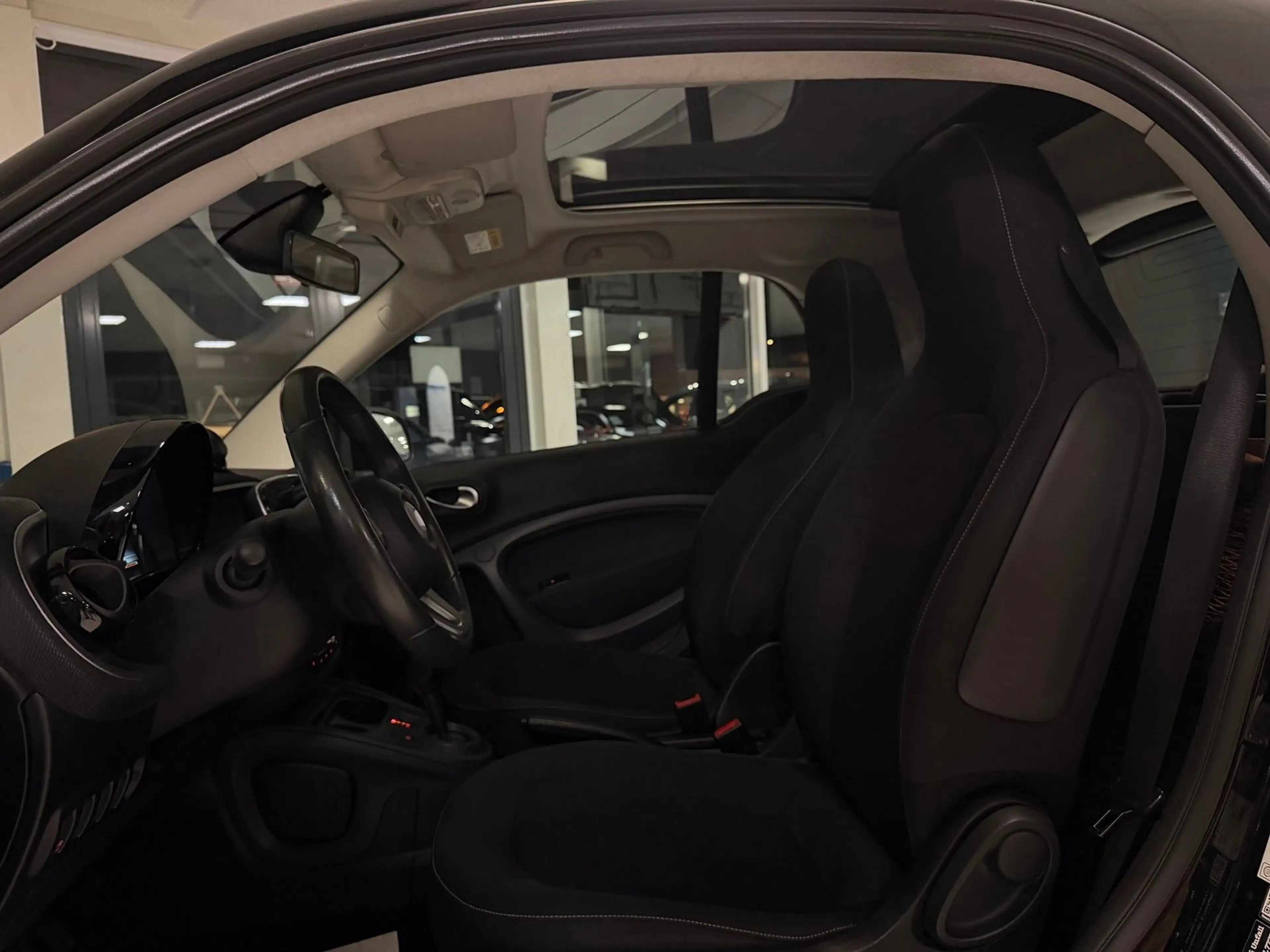 smart forTwo Smart forTwo AUTOMATIK PANO SHZ KLIMA ALU TOP — photo 17