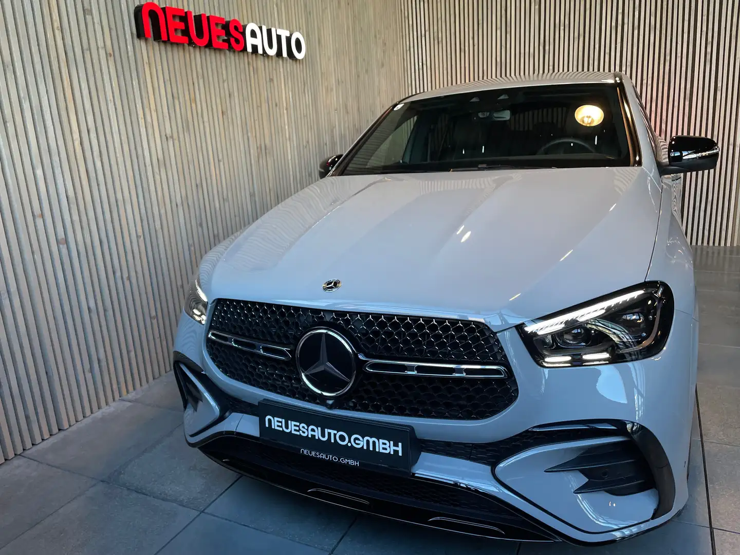 Mercedes-Benz GLE 300 GLE 300 d 4Matic Coupe *AMG*AHK*Airmatic* Grau - 2
