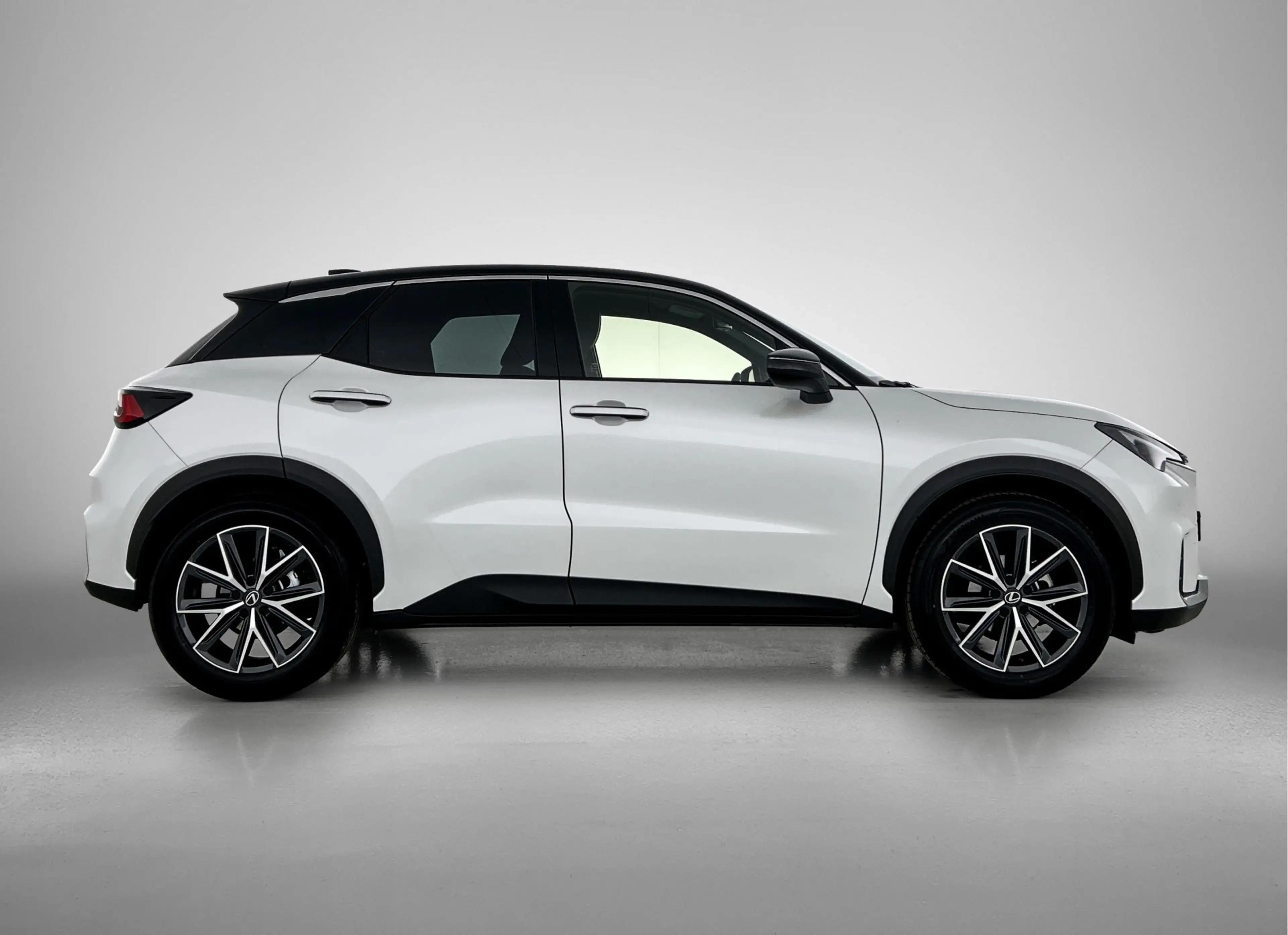 Lexus LBX Emotion 2WD Tech Pack — photo 14