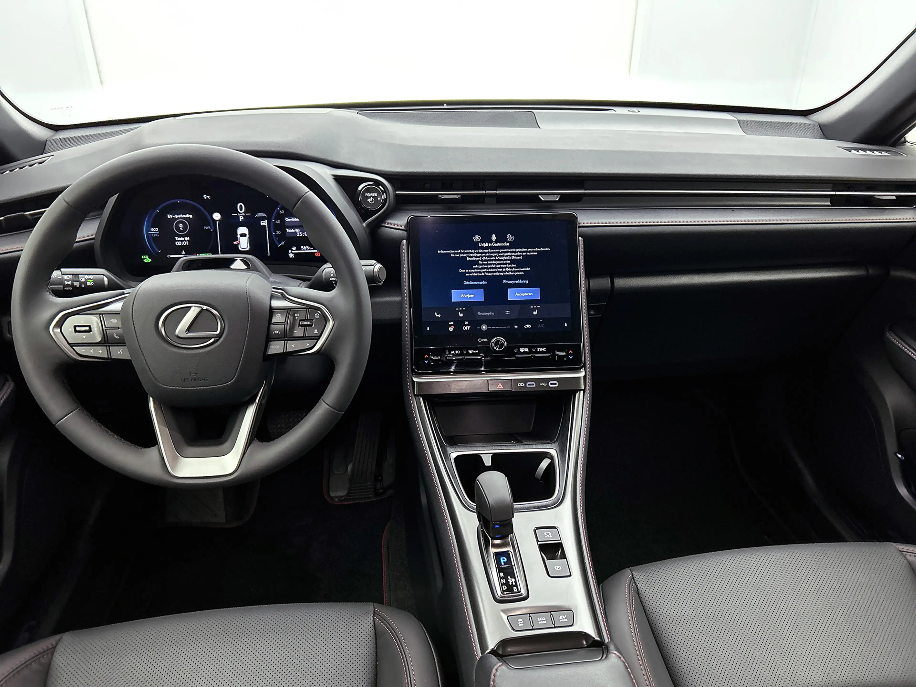 Lexus LBX Emotion 2WD Tech Pack — photo 4