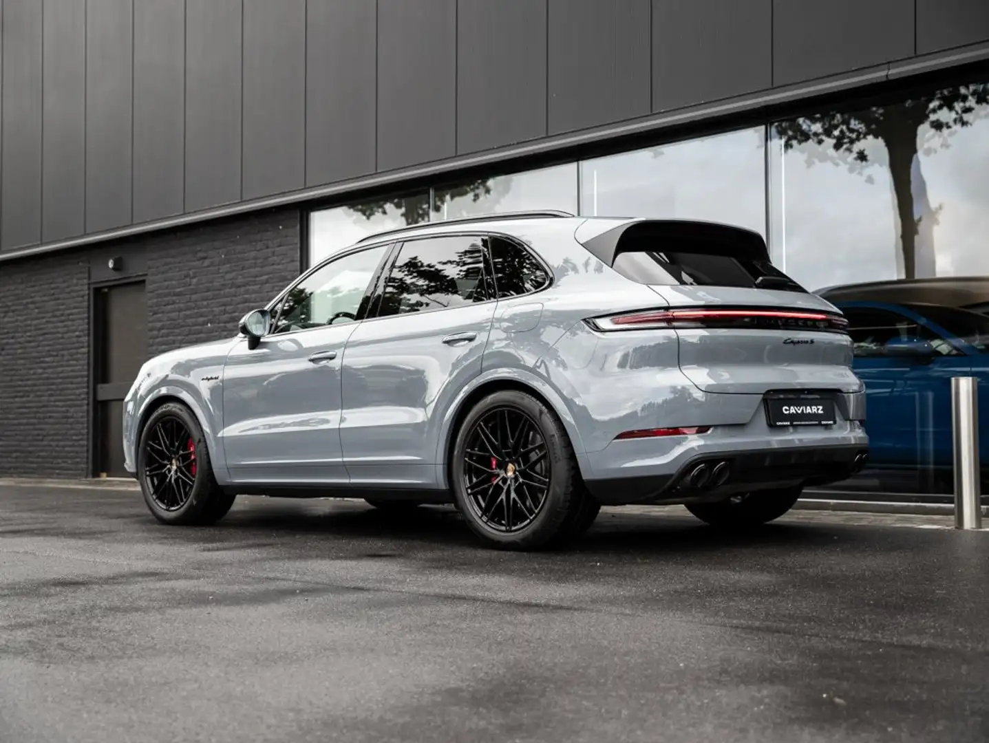 Porsche Cayenne S E-HYBRID INNO/SPORTDES/21"RS/HUD/TREKH/BOSE/PANO Grijs - 2