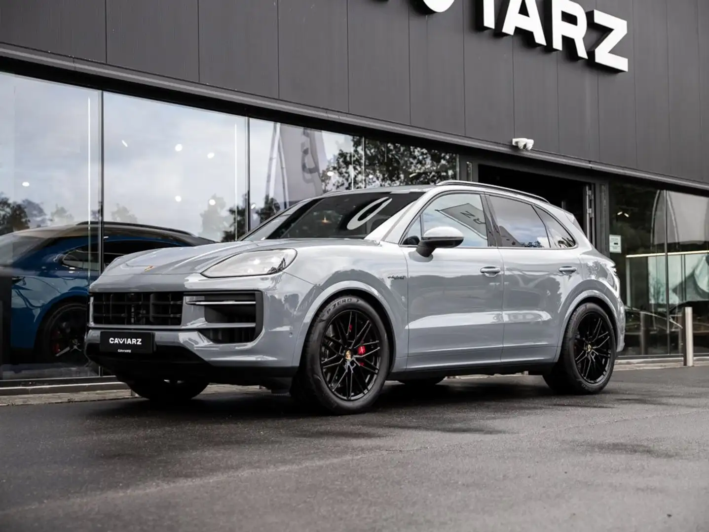 Porsche Cayenne S E-HYBRID INNO/SPORTDES/21"RS/HUD/TREKH/BOSE/PANO Grijs - 1