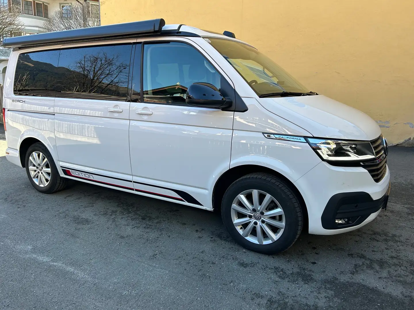 Volkswagen T6.1 California 4Motion Beach Weiß - 1