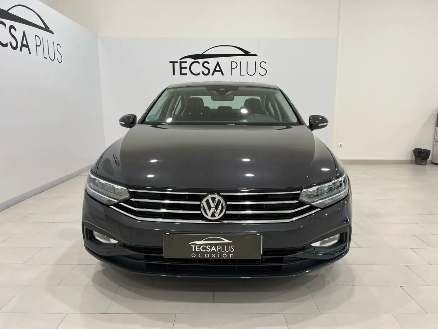 Volkswagen Passat 1.6TDI Business DSG7 Szary - 2