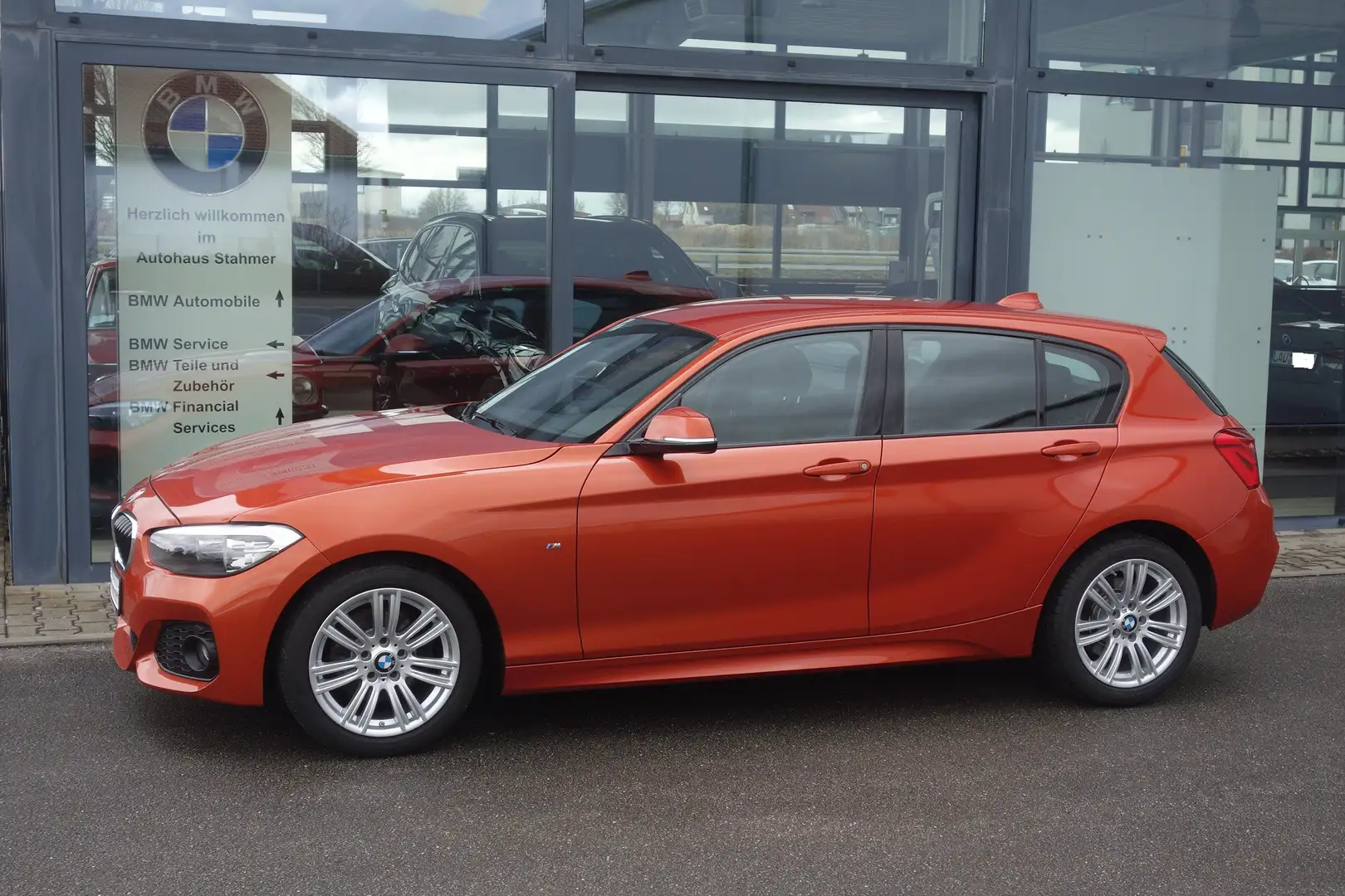 BMW 120 d xDrive M Sport M Sportpaket DAB Navi Bus. Orange - 2