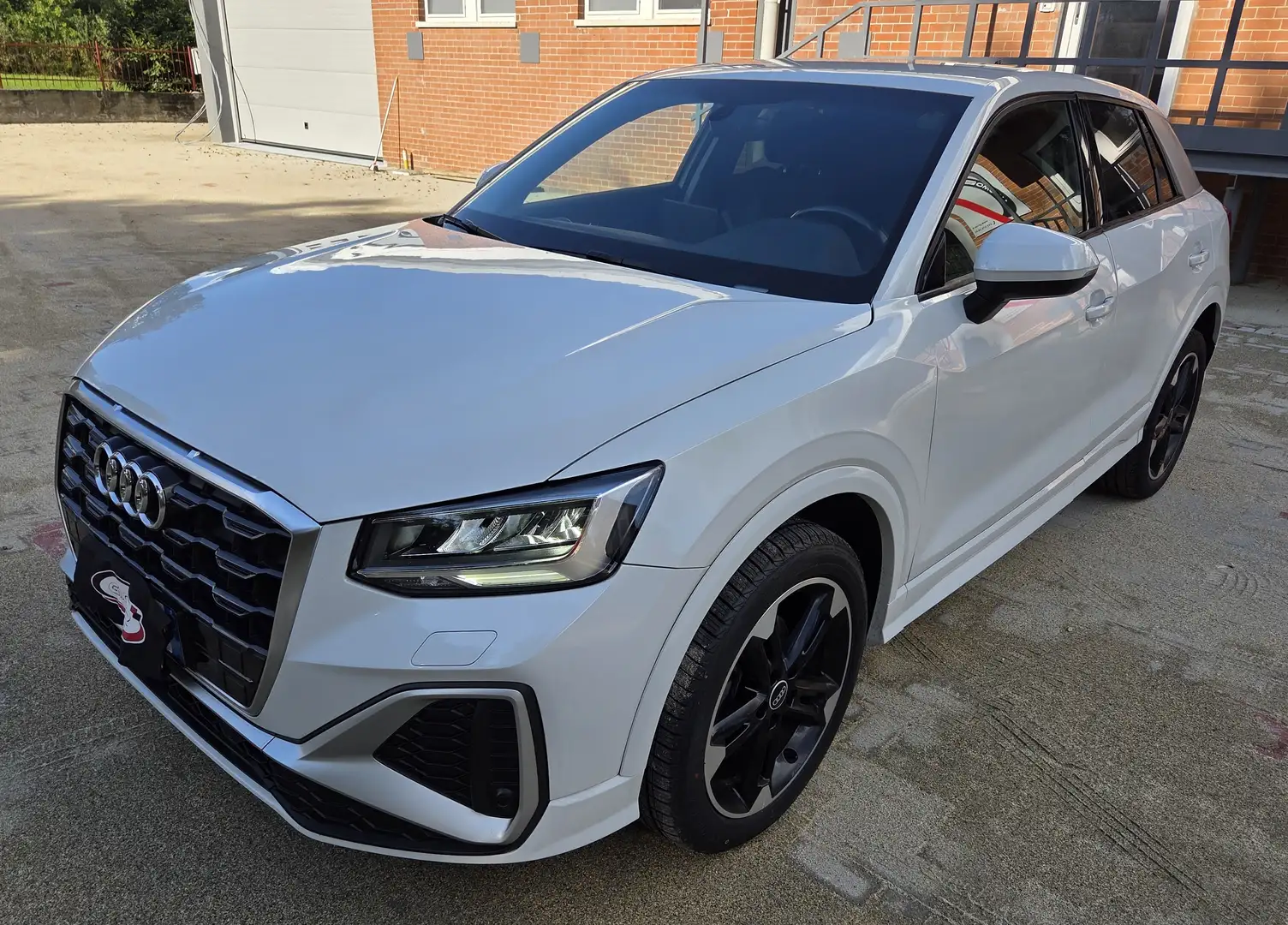 Audi Q2 30 1.0 tfsi S line edition 110cv Weiß - 1