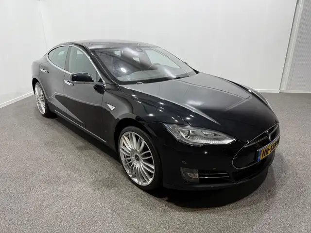 Tesla Model S 90D Performance free charge