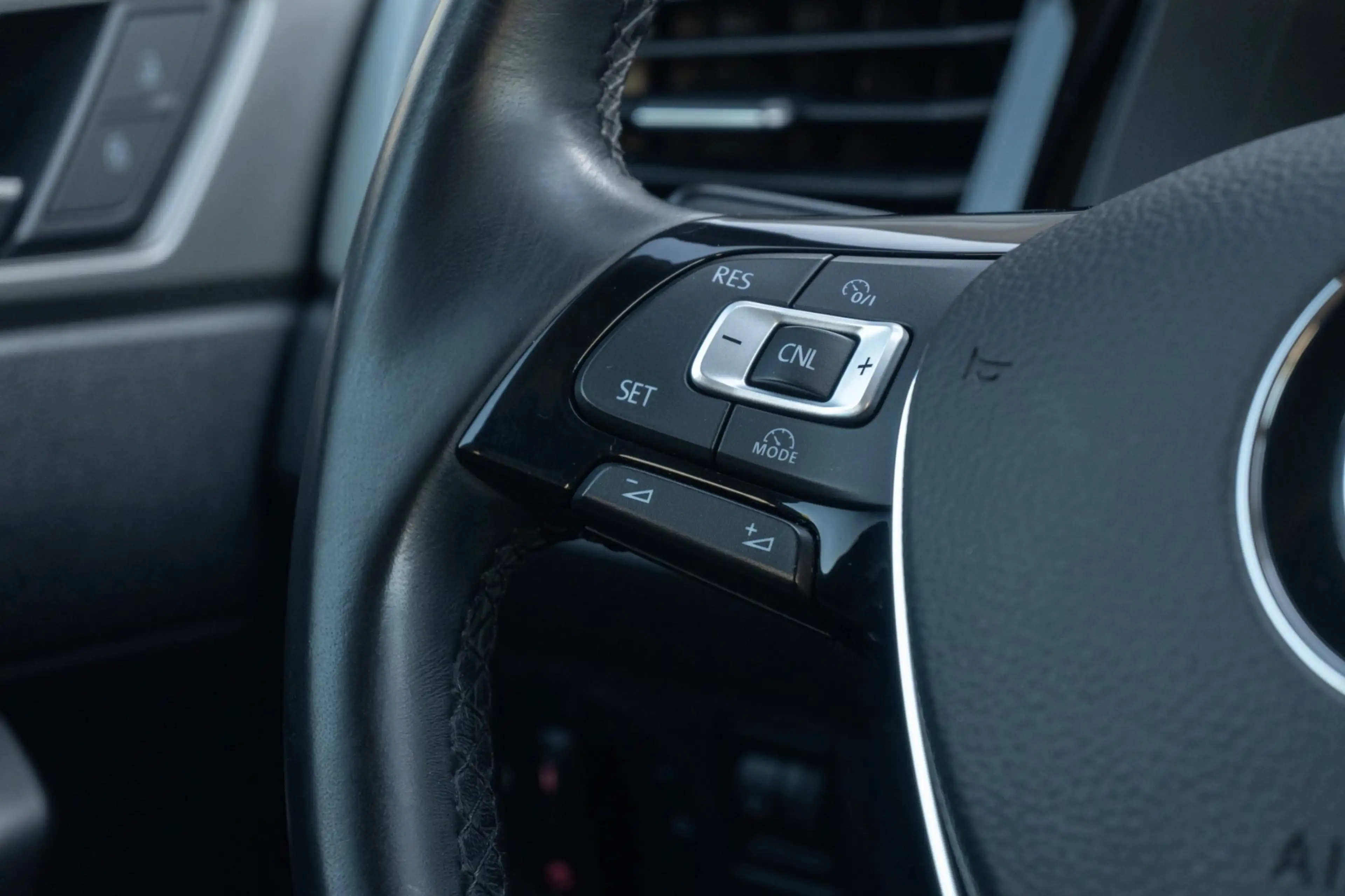 Volkswagen Polo 1.0 TSI Beats — photo 23